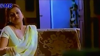 Sexy Mature Indian Lady With Big Breasts