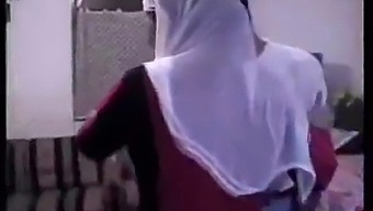 Aunty Seduces Young Guy In Steamy Encounter