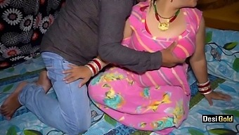 Indian Taxi Driver And Young Married Woman Have Intense Sexual Encounter