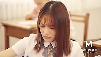 Female Orgasm And Handjob In Schoolgirl Porn Video
